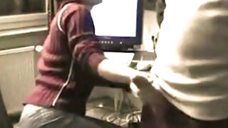 Busty خوبصورت سنہرے  ...